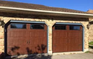 Garage with 2 doors